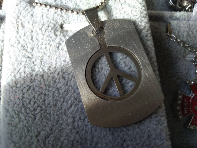 Collier peace and love